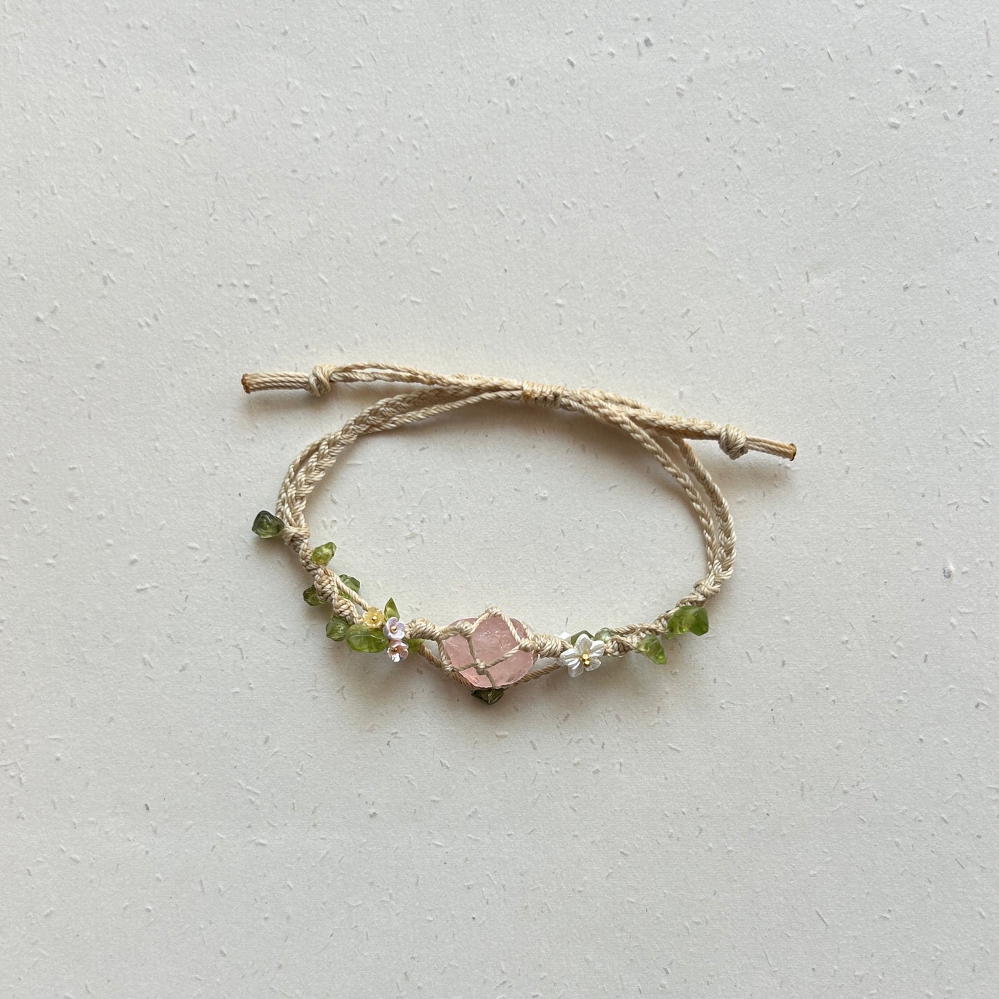 bracciale con pietra grezza fatto a mano